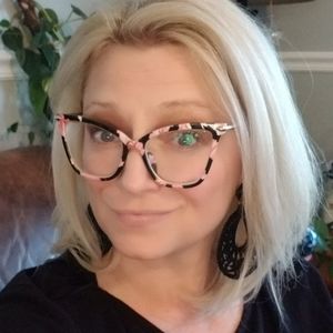 Meet your Posher, Danelle